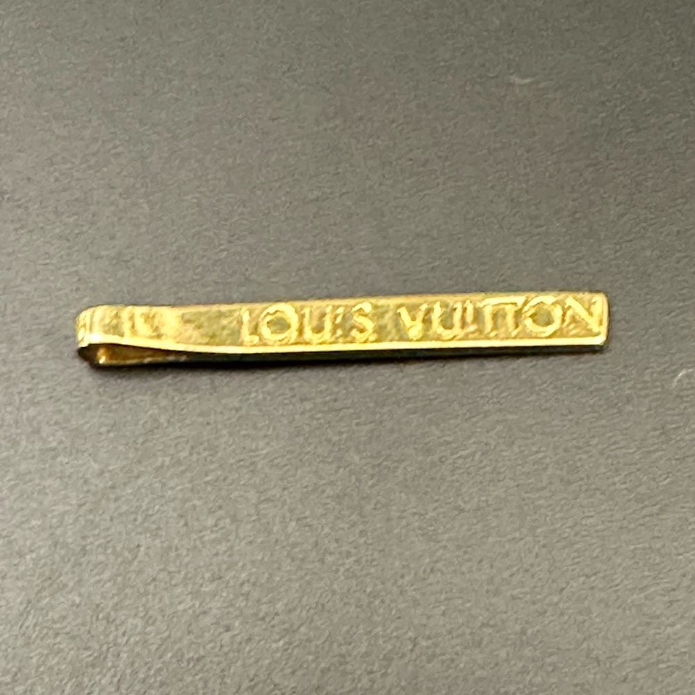 18kt long bar pendant